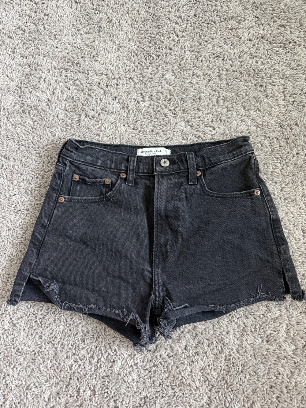 Abercrombie & Fitch The Mom Short High Rise